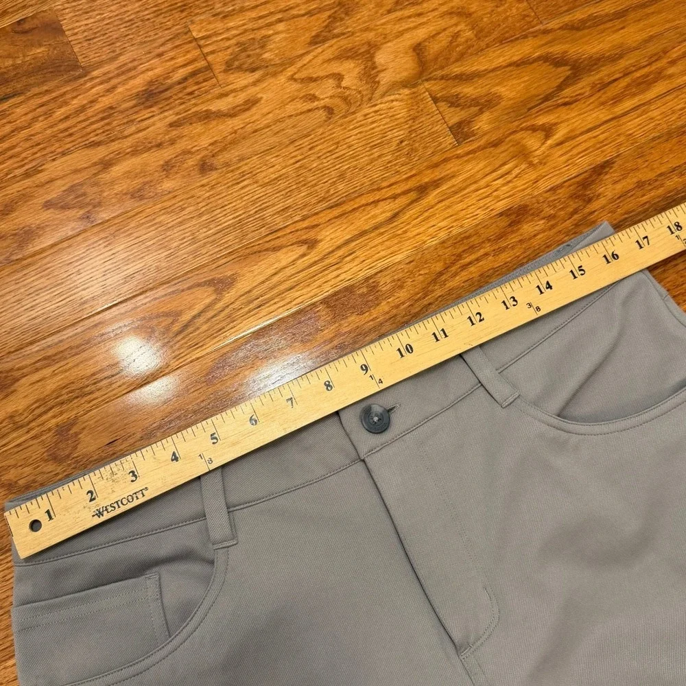 Vuori Mens Meta Pants Warm Grey Mens 32x27 Athletic Slim V4021-S Tech Golf Chino